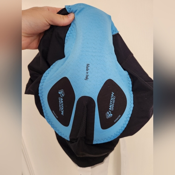 Garneau Cycling Bib Shorts - Black and Pink - Picture 8 of 9